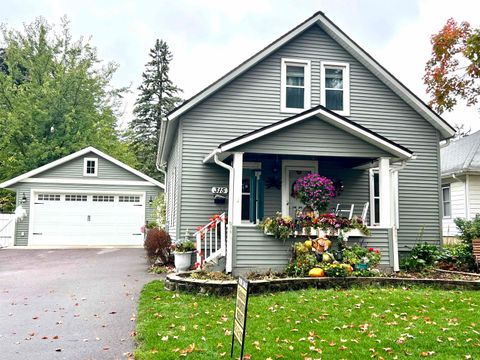 Photo of 315 10th Street, Baraboo, WI 53913 (MLS # 2010548)