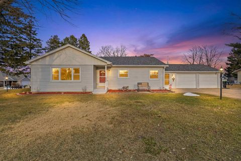 Photo of 206 N Depot Street, Fox Lake, WI 53933 (MLS # 2019225)