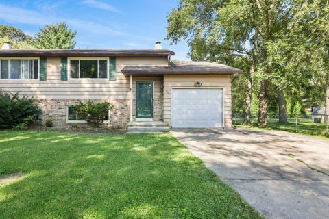 Photo of 718 Bickley Court, Stoughton, WI 53589 (MLS # 2031585)