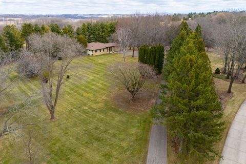 Photo of 4206 Rose Court, Middleton, WI 53562 (MLS # 2017886)