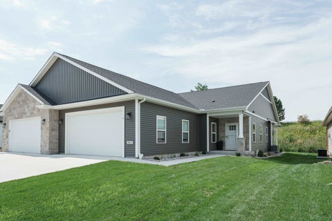 Photo of 3823 Tanglewood Place, Janesville, WI 53546 (MLS # 2031639)