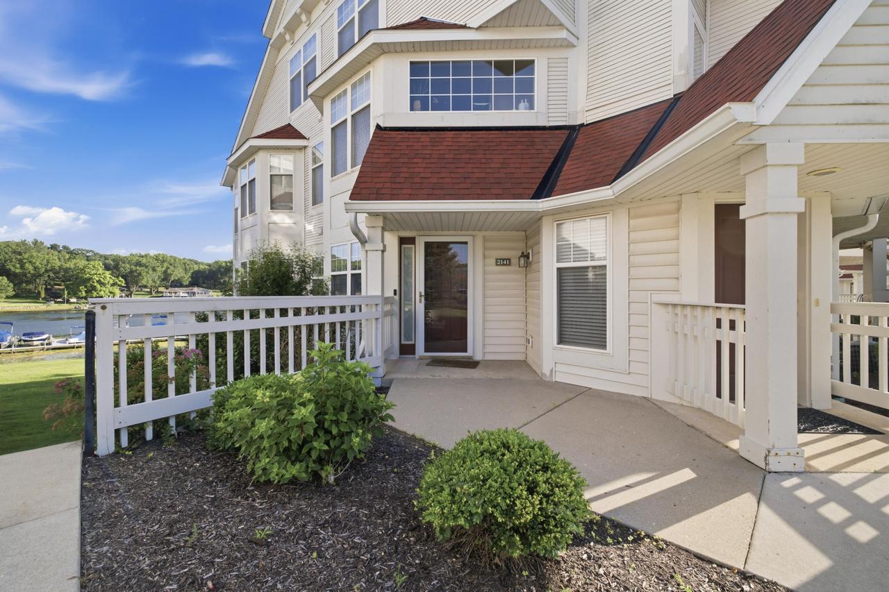 Photo 1 of 28 — 2141 Landings Lane, Delavan, WI 53115