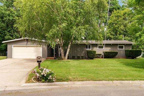 Photo of 618 N Willard Avenue, Janesville, WI 53548 (MLS # 2028161)