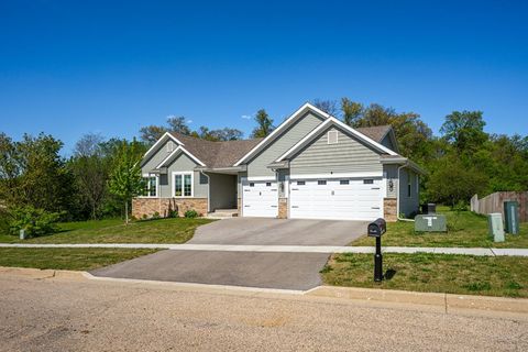 Photo of 407 Sambor Trail, Belvidere, IL 61008 (MLS # 2023145)