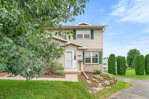Photo of 909 N Clover Lane D #D, Cottage Grove, WI 53527 (MLS # 2029547)