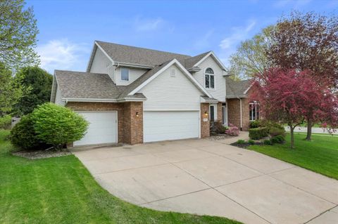 Photo of 911 Eddington Drive, Sun Prairie, WI 53590 (MLS # 2022021)