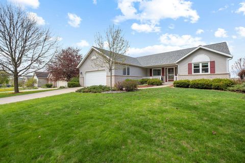 722 Eagle Drive, Madison, WI 53704 - #: 1999174