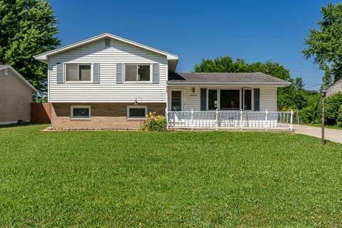 Photo of 2402 Pioneer Drive, Beloit, WI 53511 (MLS # 2028162)