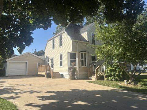 Photo of 225 S Dickinson Street, Randolph, WI 53956 (MLS # 2010133)
