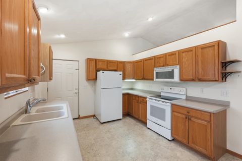 Tiny photo for 305 Mack Drive 9 #9, Reedsburg, WI 53959 (MLS # 2012880)