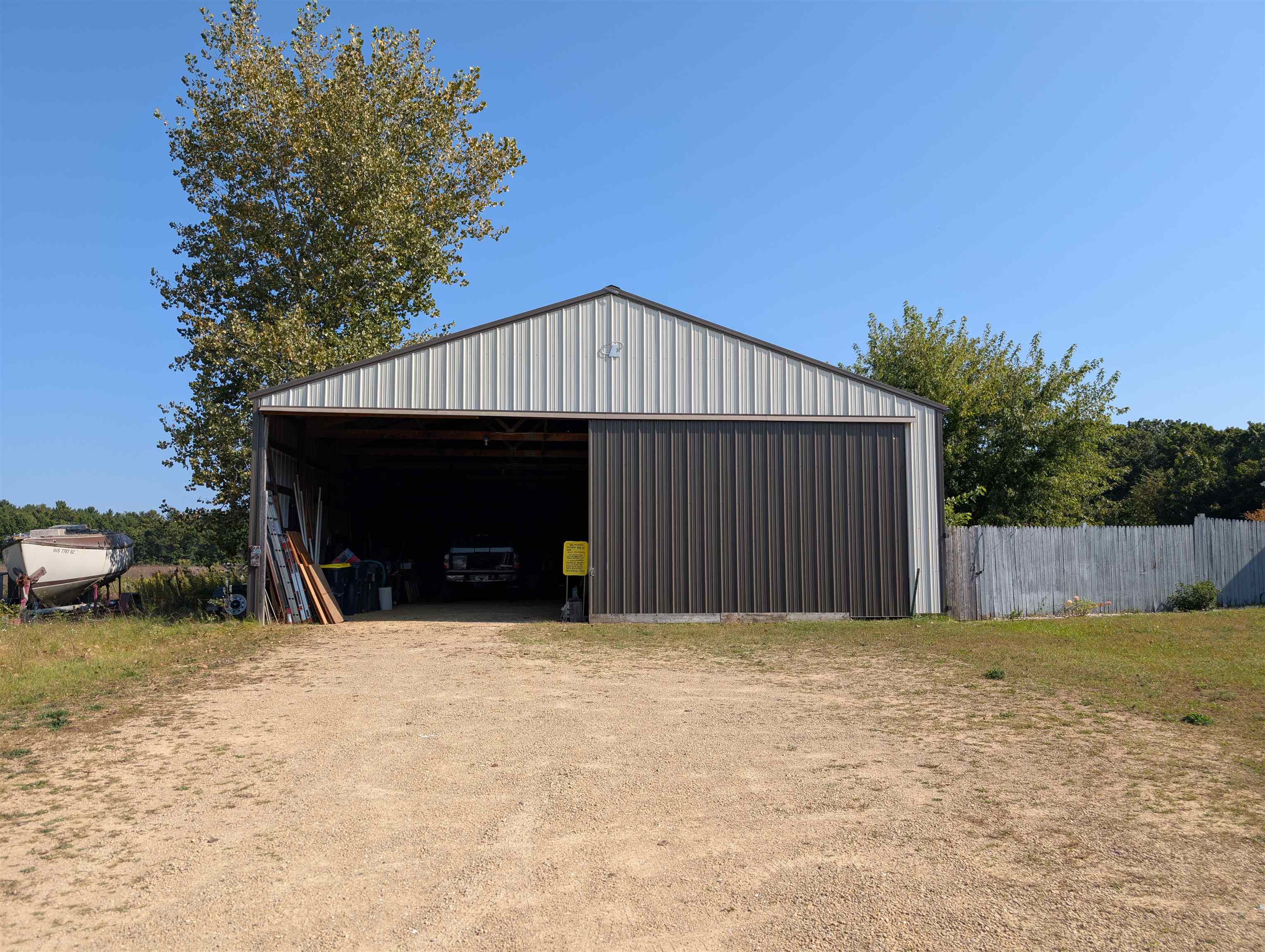 Lyndon Station, Wisconsin 53944, United States, 3 Bedrooms Bedrooms, ,2 BathroomsBathrooms,Residential,Active,212107