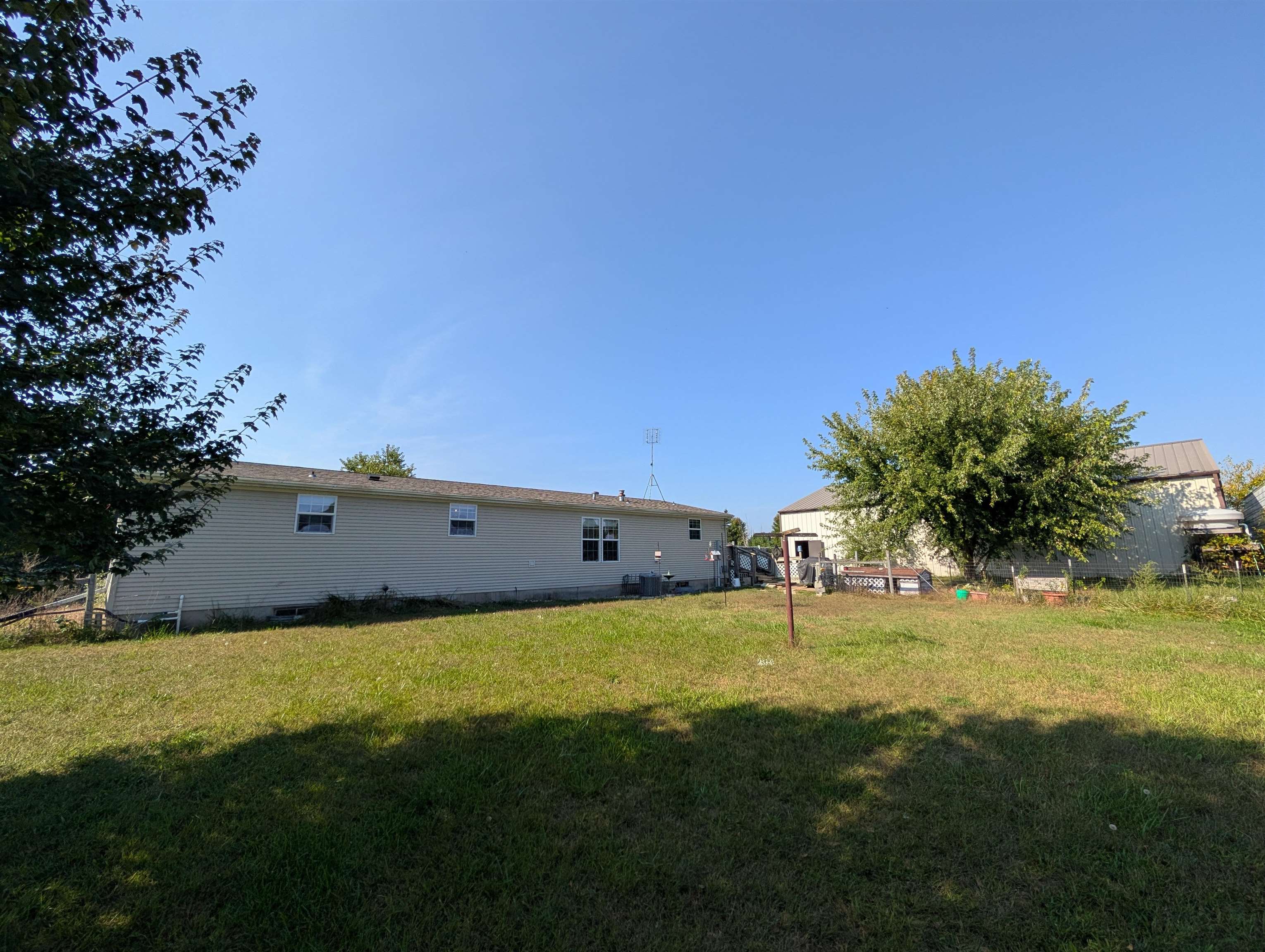 Lyndon Station, Wisconsin 53944, United States, 3 Bedrooms Bedrooms, ,2 BathroomsBathrooms,Residential,Active,212107