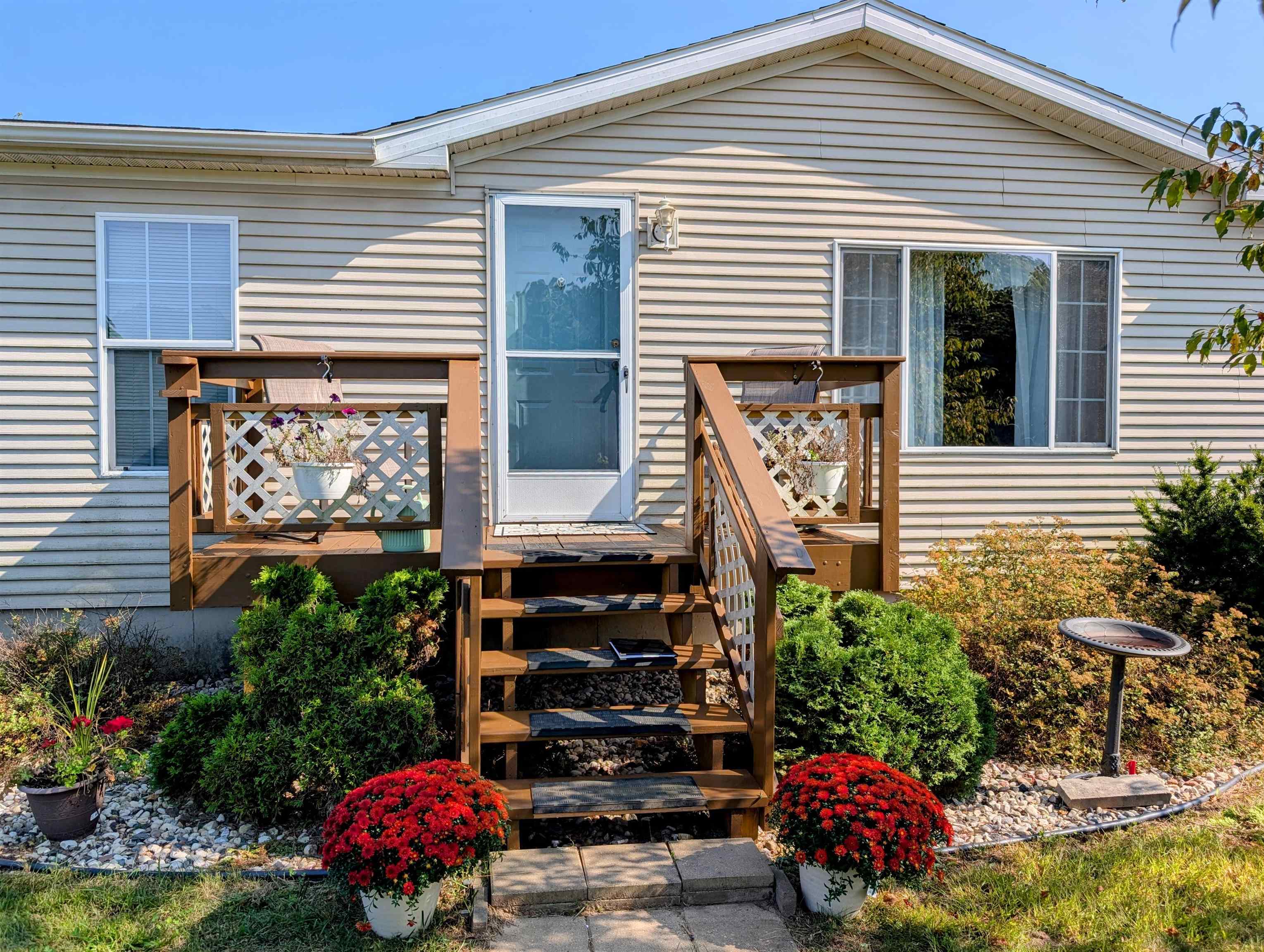 Lyndon Station, Wisconsin 53944, United States, 3 Bedrooms Bedrooms, ,2 BathroomsBathrooms,Residential,Active,212107