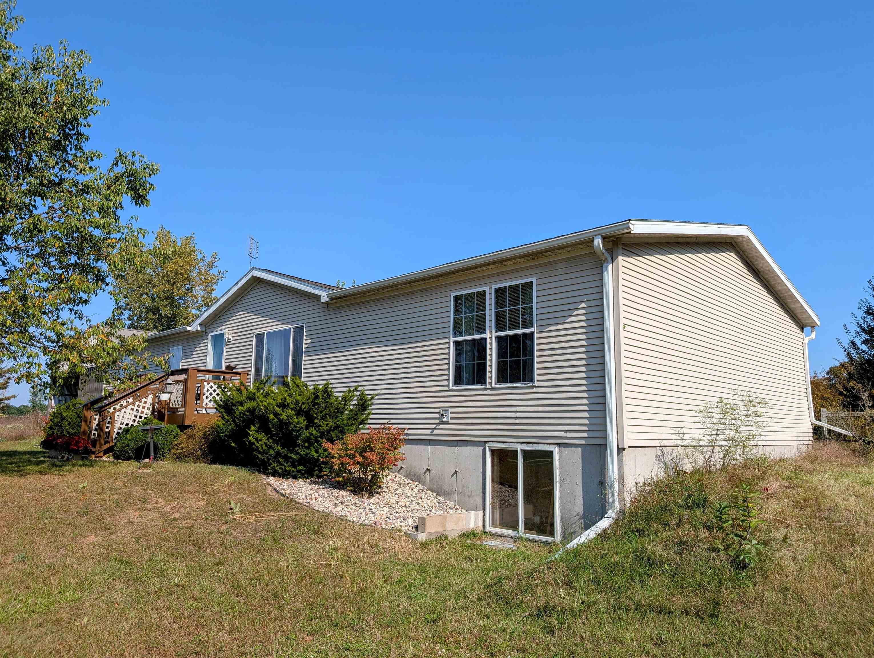 Lyndon Station, Wisconsin 53944, United States, 3 Bedrooms Bedrooms, ,2 BathroomsBathrooms,Residential,Active,212107