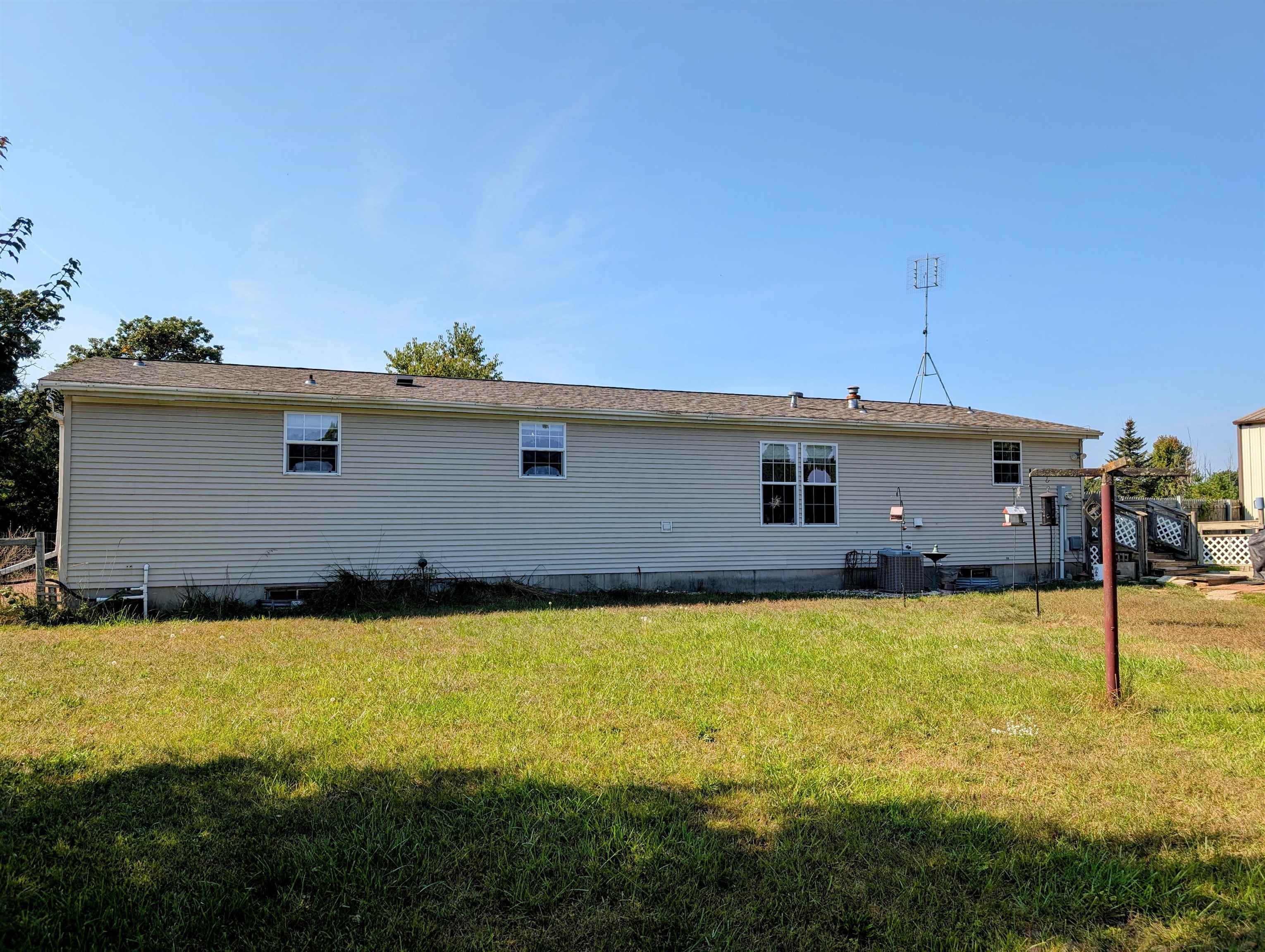 Lyndon Station, Wisconsin 53944, United States, 3 Bedrooms Bedrooms, ,2 BathroomsBathrooms,Residential,Active,212107