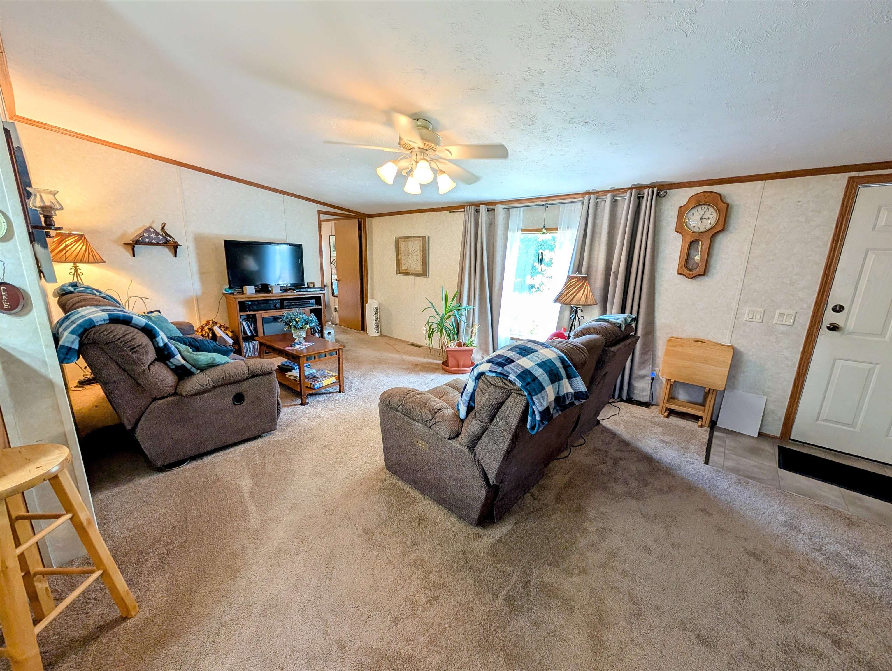 Lyndon Station, Wisconsin 53944, United States, 3 Bedrooms Bedrooms, ,2 BathroomsBathrooms,Residential,Active,212107