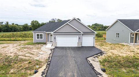 Photo of 201 Edgewater Court, Theresa, WI 53091 (MLS # MM1942605)