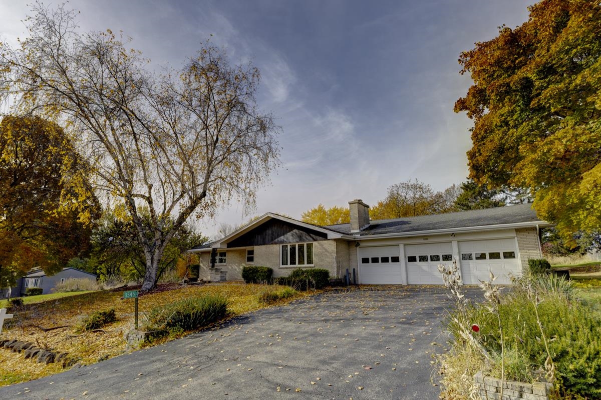 3345 Swinburne Drive