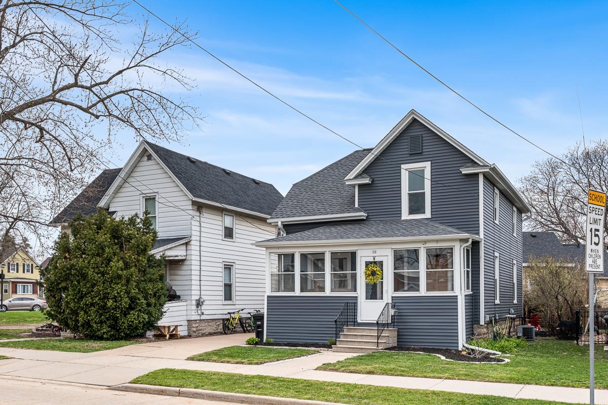 14 E New York Avenue