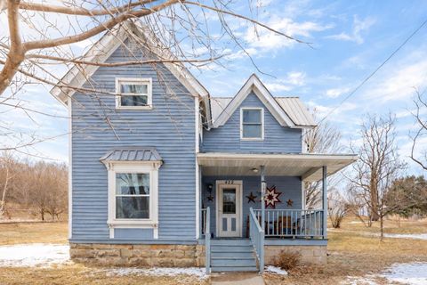 Photo of 425 Main Street, Loganville, WI 53943 (MLS # 2017281)