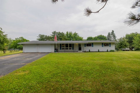 Photo of N6304 Hillcrest Road, Pardeeville, WI 53954 (MLS # 2025395)