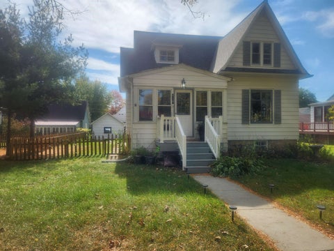 Photo of 410 6th Street, Baraboo, WI 53913 (MLS # 2034499)