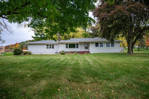 Photo of 1100 Division Street, Mauston, WI 53948 (MLS # 2010915)