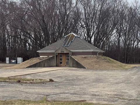Photo of 1680 Huebbe Parkway, Beloit, WI 53511 (MLS # 2016442)