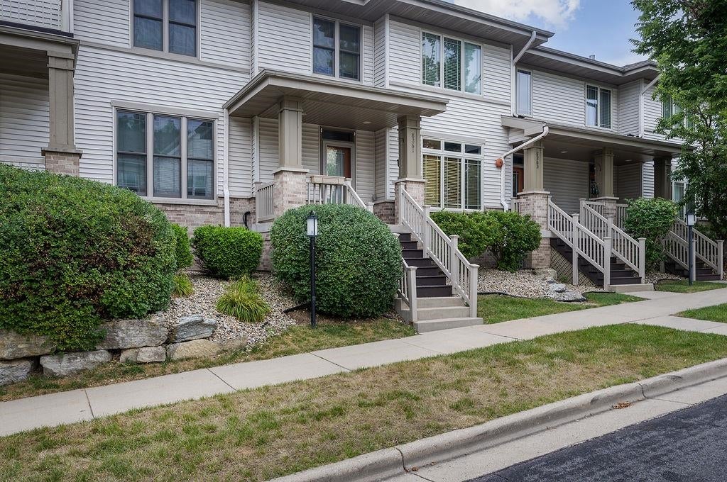 8261 Starr Grass Drive