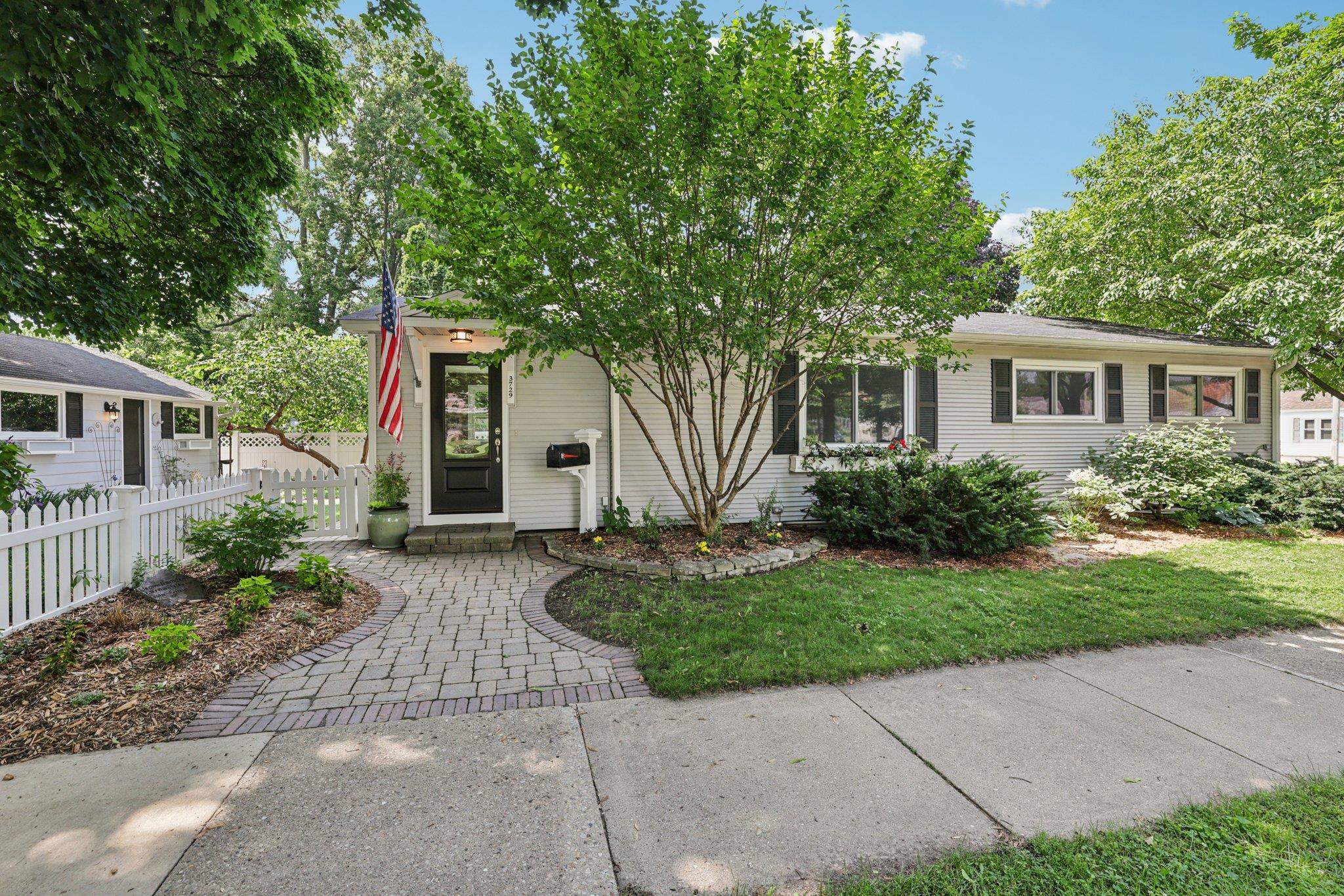 3729 Margaret Street