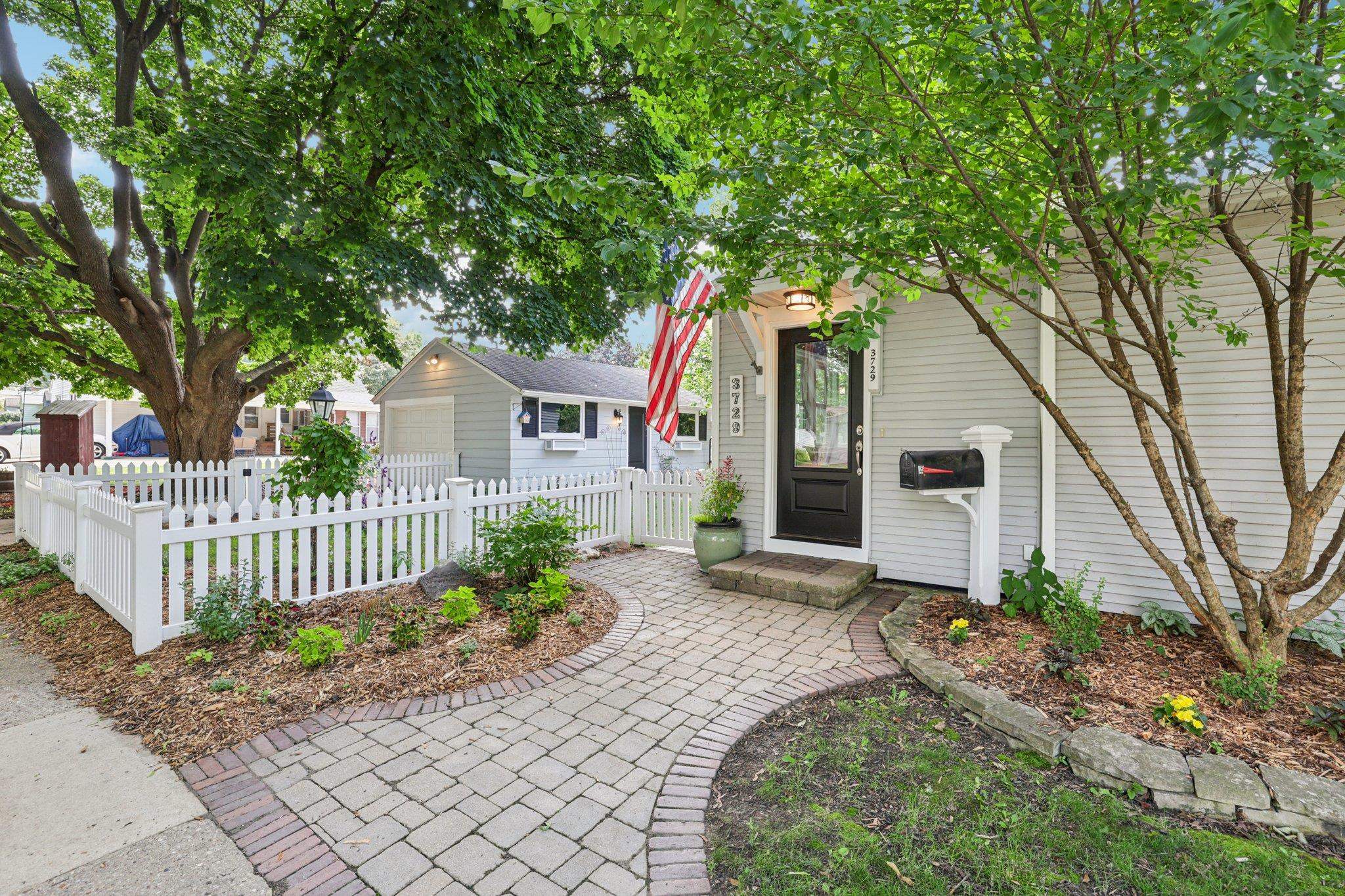 3729 Margaret Street