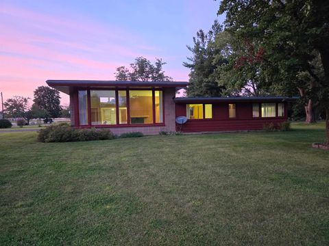 Photo of N502 1st Center Avenue, Brodhead, WI 53520 (MLS # 2007885)