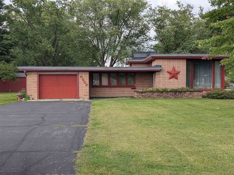Photo of N502 1st Center Avenue, Brodhead, WI 53520 (MLS # 2007885)
