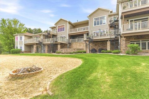 Photo of 715 Canyon Road 4 #4, Wisconsin Dells, WI 53965 (MLS # 2024119)