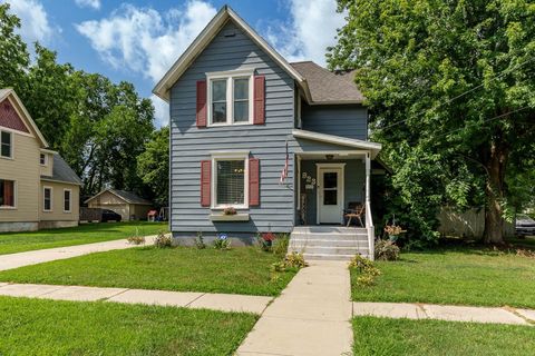 Photo of 923 Highland Avenue, Beloit, WI 53511 (MLS # 2028764)