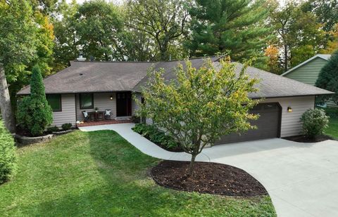 Photo of N6666 Upper Shorewood Hill Road, Lake Mills, WI 53551 (MLS # 2018735)