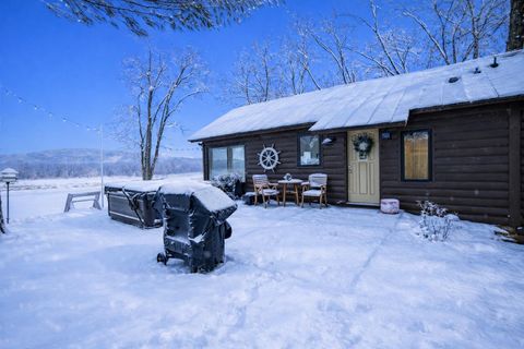 Photo of N3789 Tipperary Road, Poynette, WI 53955 (MLS # 2014032)