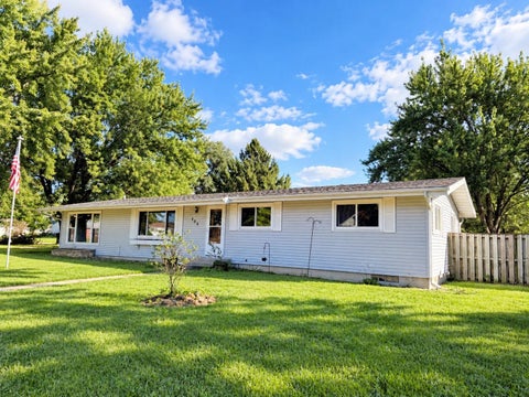 Photo of 404 E Broadway Street, Prairie du Chien, WI 53821 (MLS # 2034100)