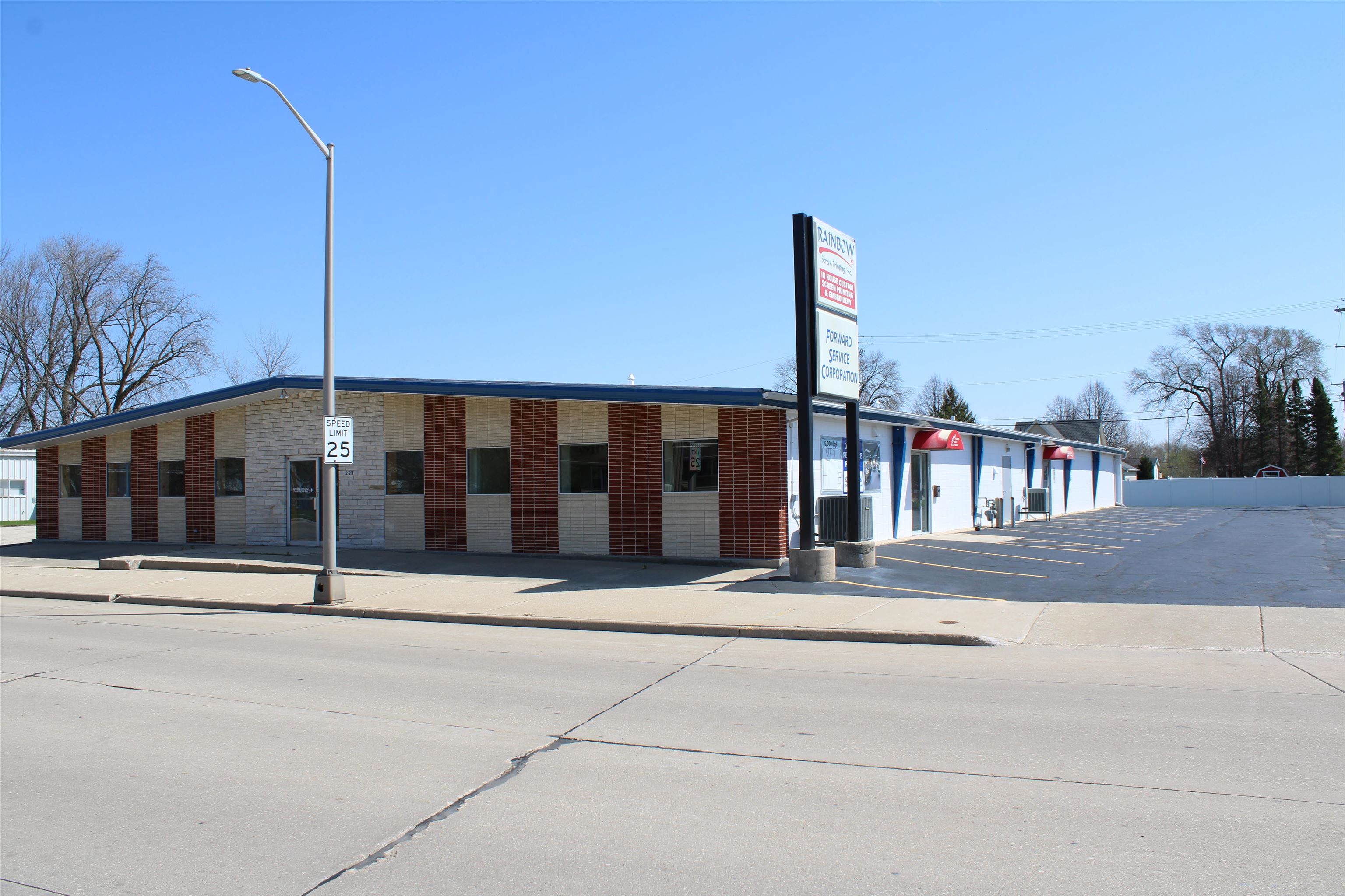 Photo 1 of 22 — 223 N SEYMOUR Street, Fond Du Lac, WI 54935