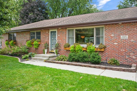 Photo of 1205 Wexford Drive, Waunakee, WI 53597 (MLS # 2033083)