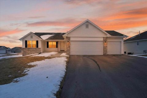 Photo of 3709 Prairie Falcon Pass, Beloit, WI 53511 (MLS # 2016424)