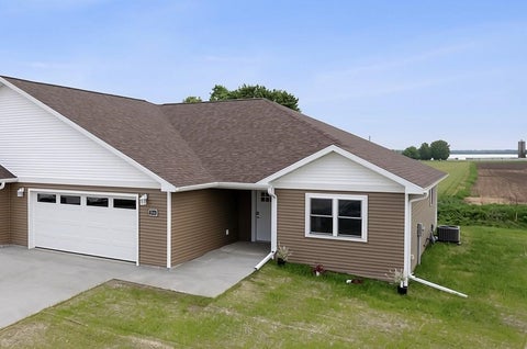 Photo of 502 Roosevelt Street, Baraboo, WI 53913 (MLS # 2035124)