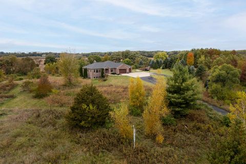Photo of 161 Glenway Road, Oregon, WI 53521 (MLS # 2010735)