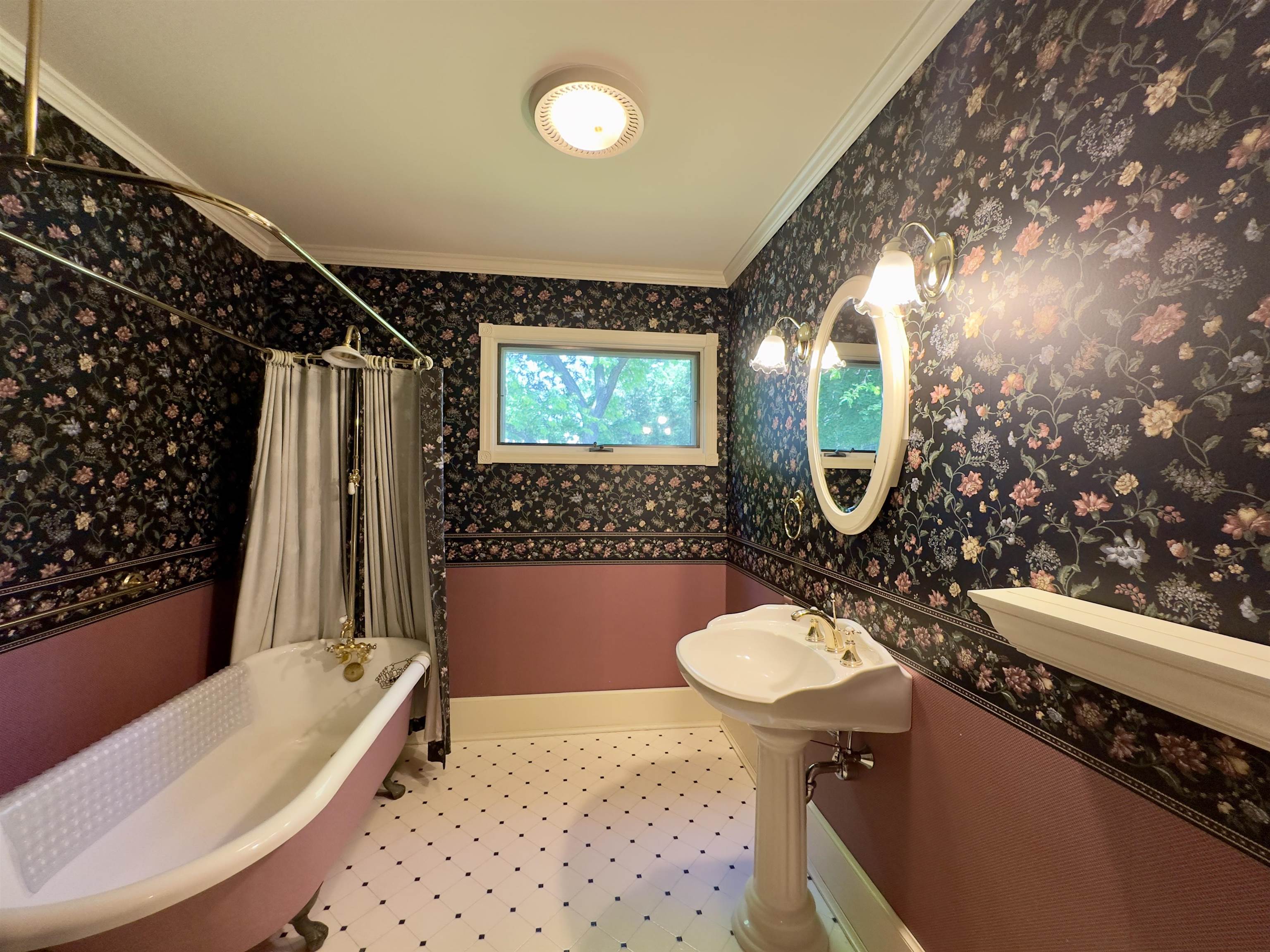 Stoughton, Wisconsin 53589, United States, 4 Bedrooms Bedrooms, ,2 BathroomsBathrooms,Residential,Active,154006