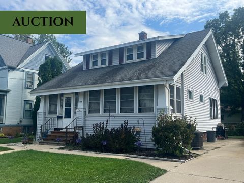Photo of 709 S 10th Street, Watertown, WI 53094 (MLS # 2009463)
