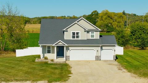 Photo of 131 W Blackhawk Drive, Fort Atkinson, WI 53538 (MLS # 2010771)