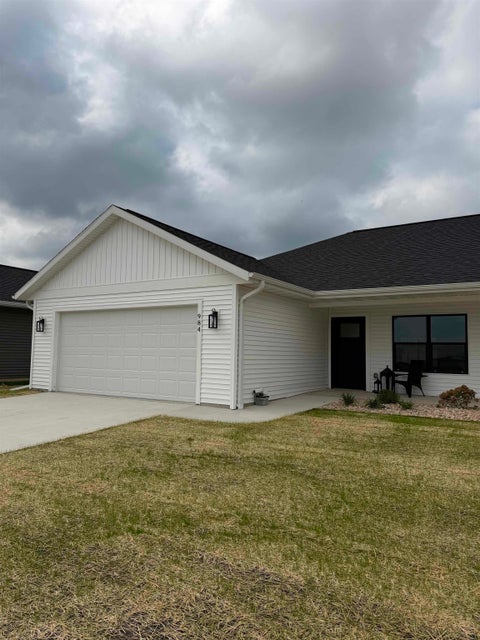 Photo of 966 Bell Circle, Arlington, WI 53911 (MLS # 2033490)