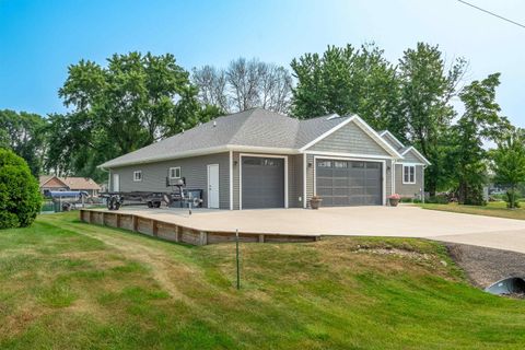 Tiny photo for 155 Washington Street, Winneconne, WI 54986 (MLS # 2006036)