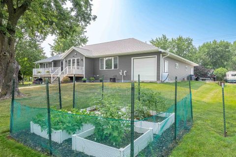 Tiny photo for 155 Washington Street, Winneconne, WI 54986 (MLS # 2006036)