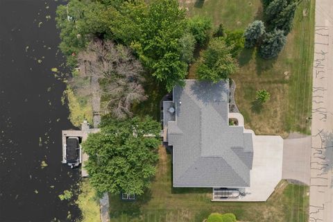 Tiny photo for 155 Washington Street, Winneconne, WI 54986 (MLS # 2006036)